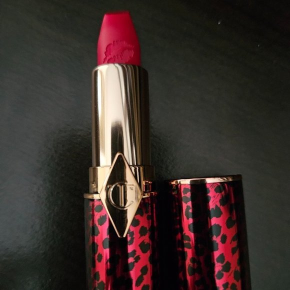 Charlotte Tilbury Other - CHARLOTTE Tilbury HOT LIPS 2 Refillable Case Lipstick in PATSY RED (NIB)